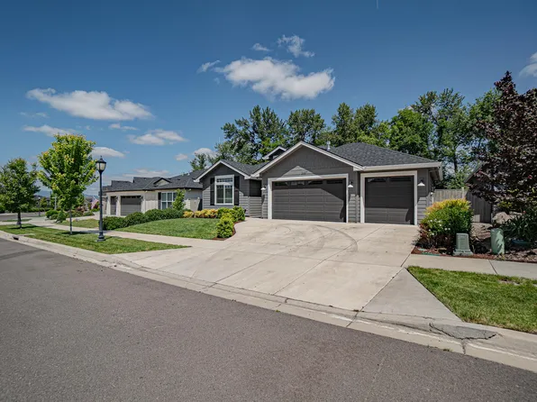 3857 Arizona Dr, Medford, OR 97504