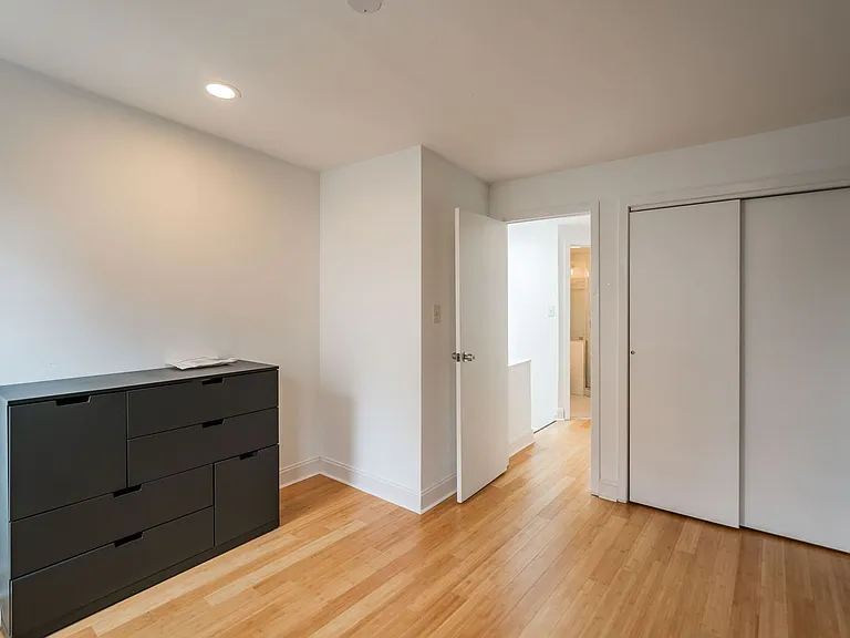 2107 Clymer St — Photo 13