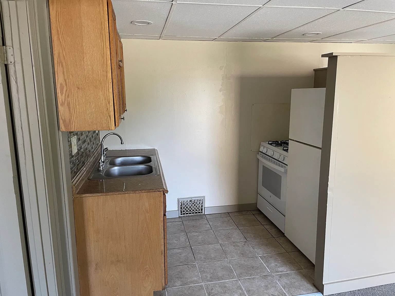 1 bed, 600 sqft, $810 — Photo 2