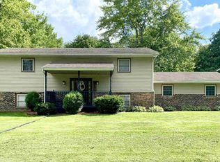 110 Edgewood Ct, Auburn, IL 62615