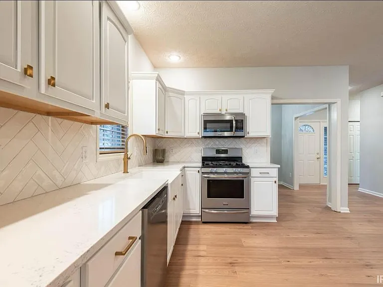 3253 S Southern Oaks Dr — Photo 16