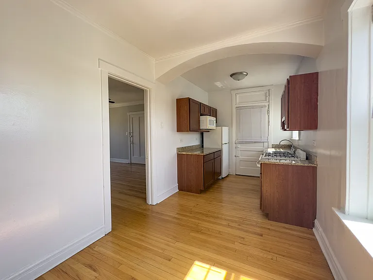 4402 N Rockwell St #4 — Photo 9