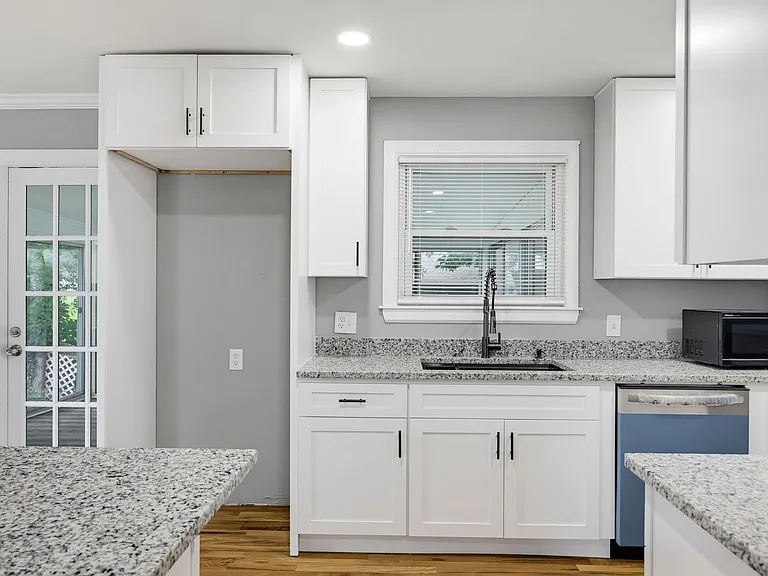3051 Highland Dr SE — Photo 11