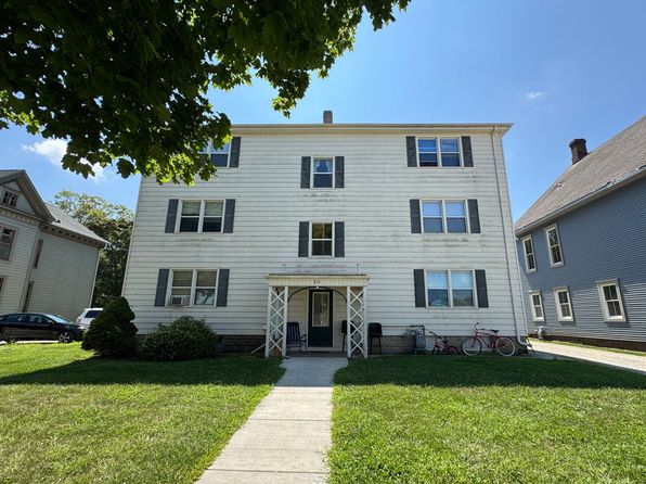 211 E Walnut St APT 3W