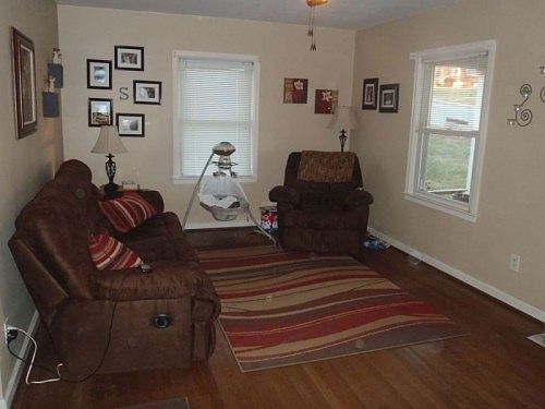 3rd image of 27 Lake Ave