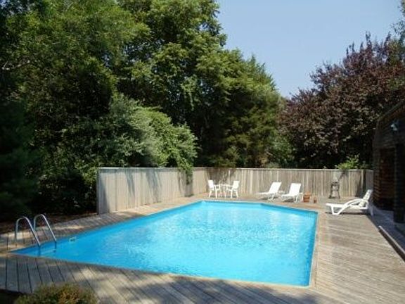 2nd image of 6 Horseshoe Dr #Eh