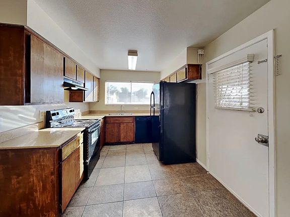 5th image of 3419 N 39th Dr