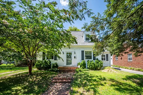 122 Hanover Ave Photo 1