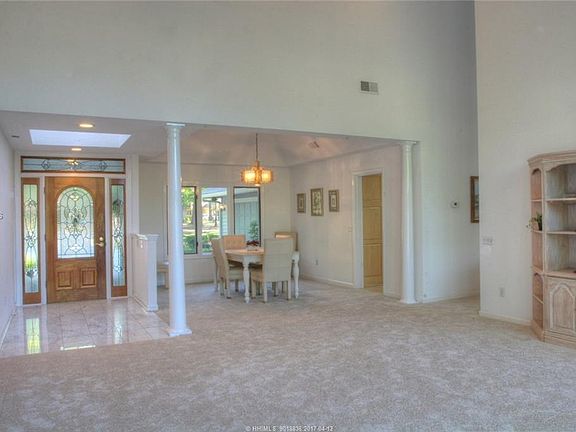 5th image of 7 Crooked Pond Dr
