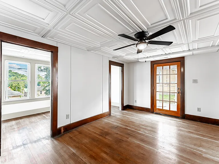 212 Dewey St — Photo 8