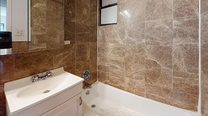 Rented by Bond New York | media 17