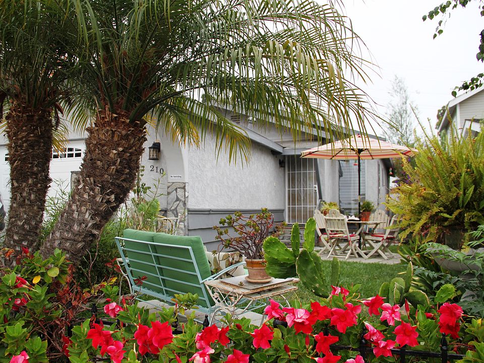 1st image of 210 Avenida Sierra