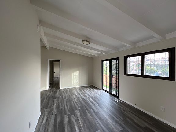 3rd image of 2916 W Century Blvd APT 1