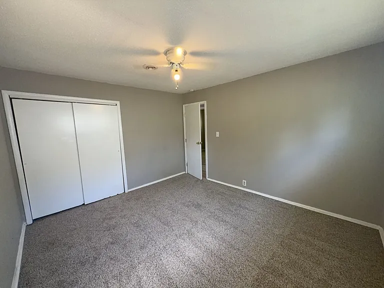 10805 Bennington Ave — Photo 8