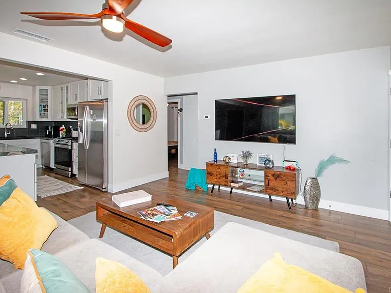 907 California St — Photo 17