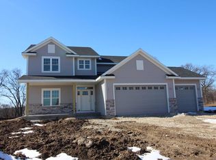 44 York St, Union Grove, WI 53182