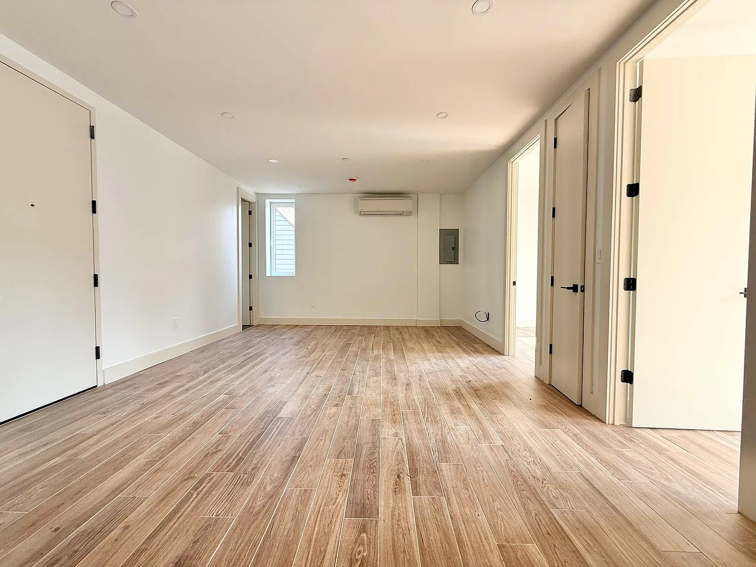 452 East 26th Street — Photo 3