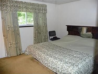 5th image of 359 Waterbury Dr