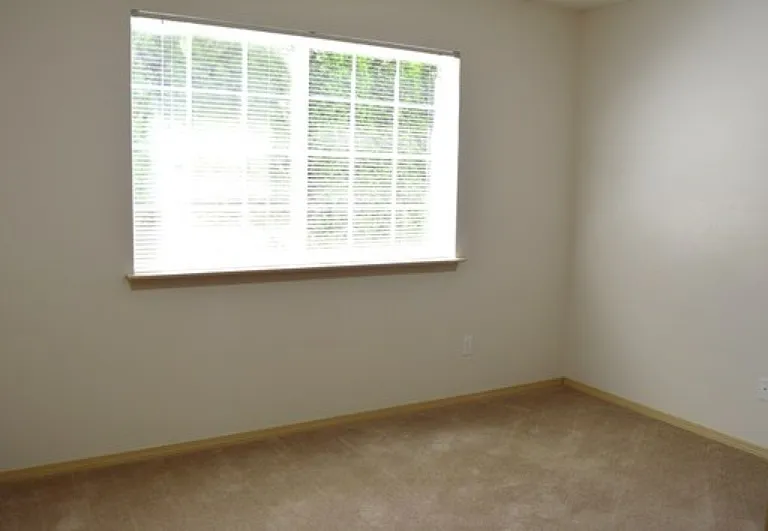 Quiet 2-Bed 2-Bath Apartments Close to WOU with Beautiful Landscaping In-Unit Washer/Dryer — Photo 25