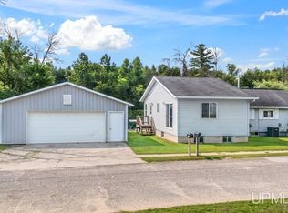 W3657 Greenwood Ave, Spalding, MI 49886