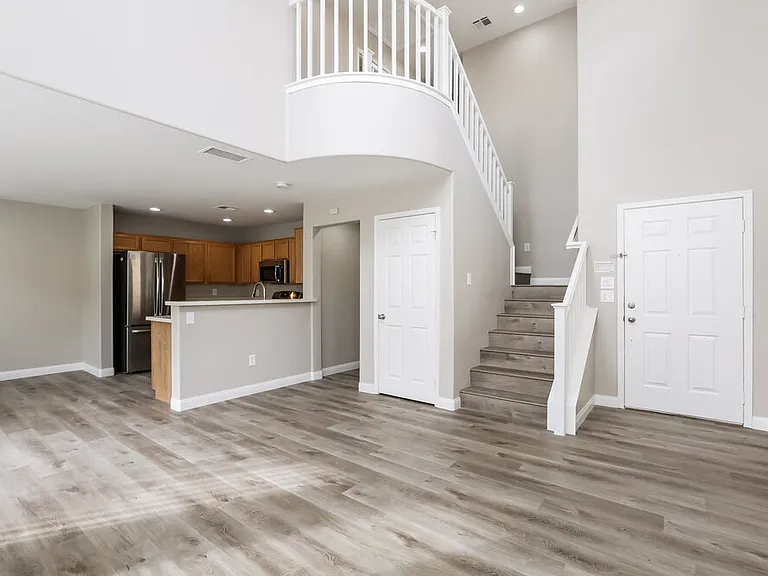 10445 Mihela Ave — Photo 5