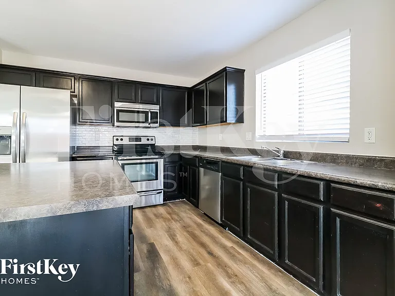 21797 W Sonora St — Photo 7