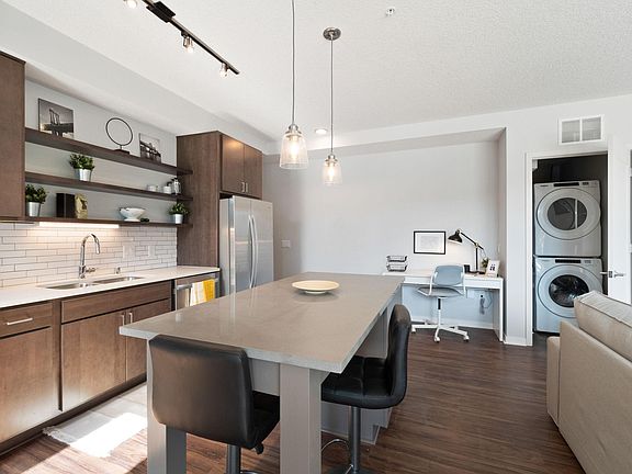 4th image of 811 Washington Ave S #1105