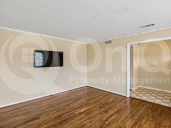5th image of 9007 Sweetwater Dr