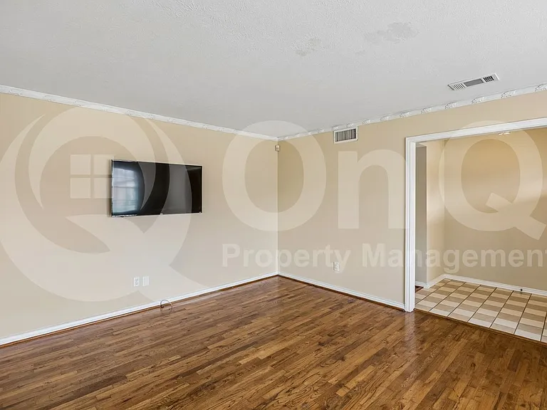 9007 Sweetwater Dr — Photo 5