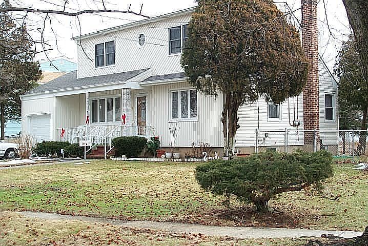 19 Matthew St, Farmingdale, NY 11735, MLS# 3464075