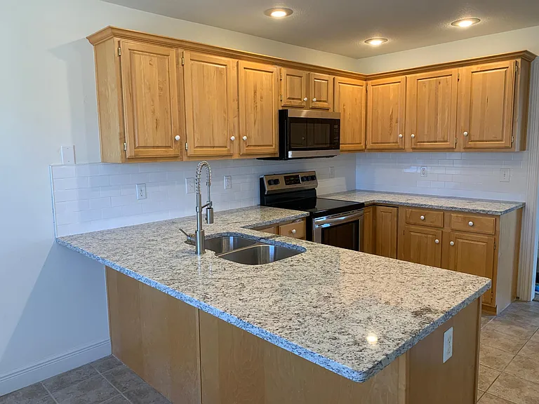 702 Tunbridge Dr — Photo 8