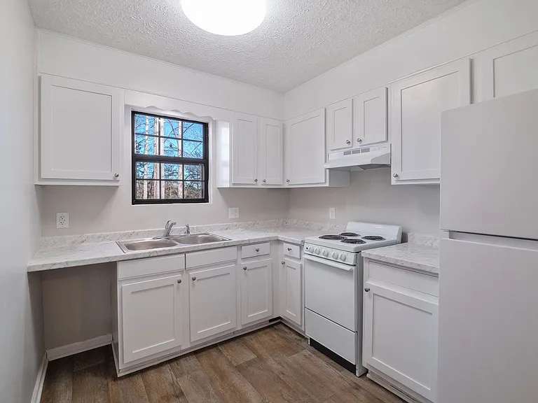 Blueberry Hill Apartments — Photo 43