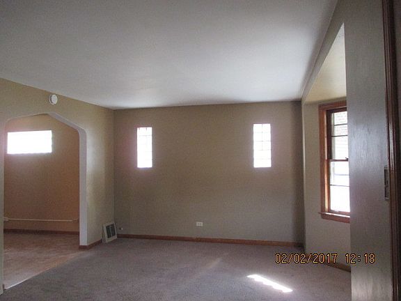 3rd image of 203 Broadway Ave