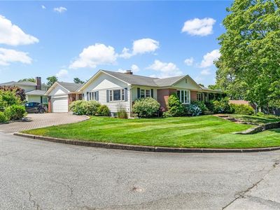94 Greening Ln, Cranston, RI, 02920