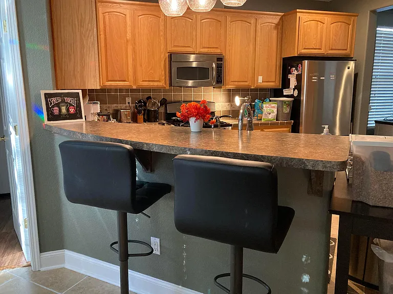 Kitchen bar