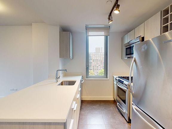 3rd image of 801 Amsterdam Ave APT 7G