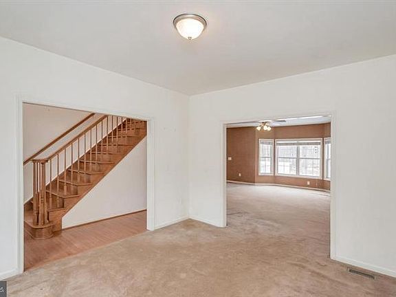 3rd image of 30322 Stonewall Dr