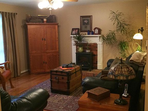 2nd image of 4 Barley Corn Dr