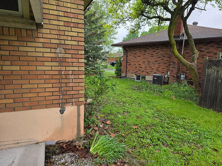 32 Stewart Ave #BASEMENT — Photo 23