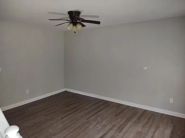 130 Meadowbrook Ct #C — Photo 3