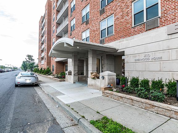 2nd image of 410 E Broadway APT 6X