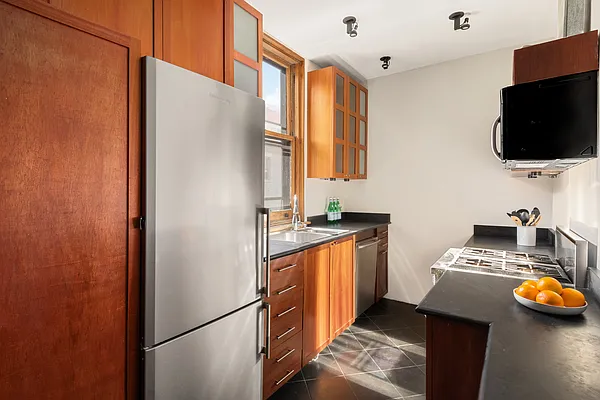 Sold by Compass | media 8