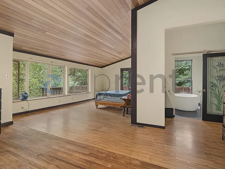 920 SW Stephenson Ct — Photo 24