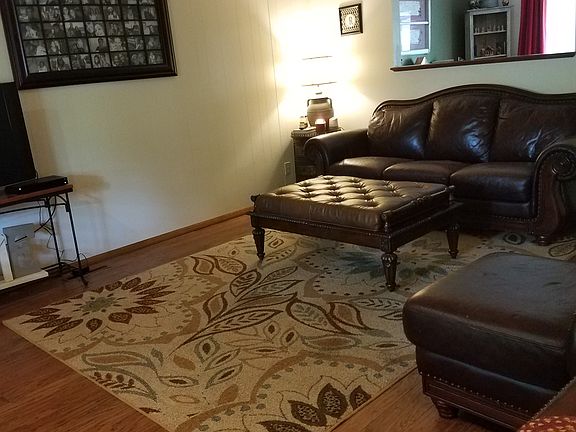 5th image of 815 Woodcrest Dr