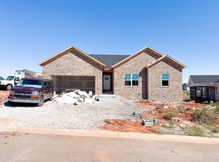 1335 Helmsdale Ave, Bowling Green, KY 42101