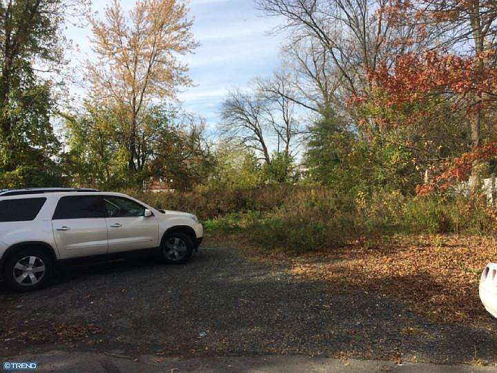 2nd image of 1010 Highland Ave