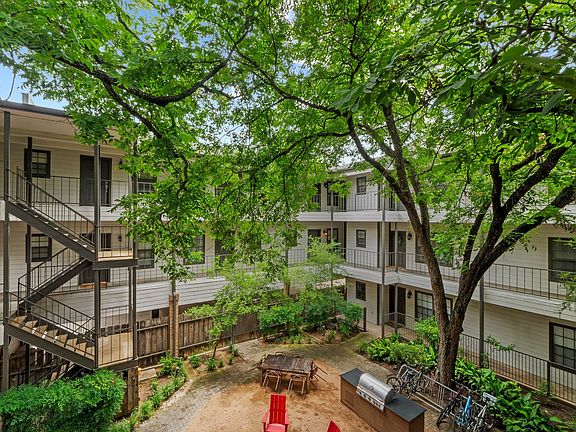 3rd image of 203 E 31st St APT 311