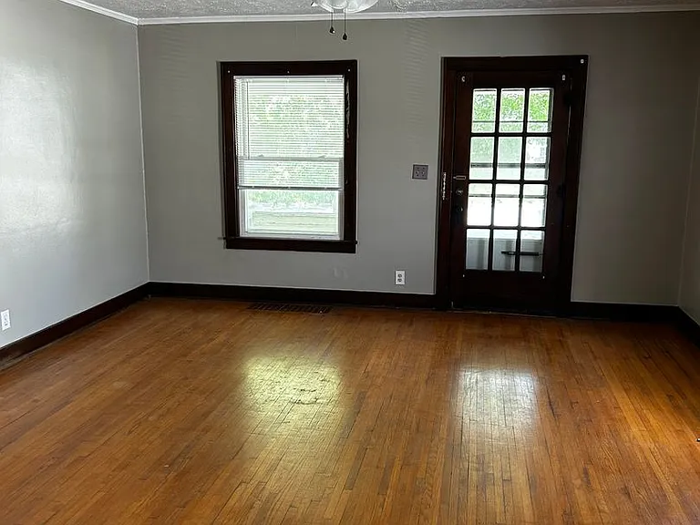 Washington Street Duplex — Photo 14