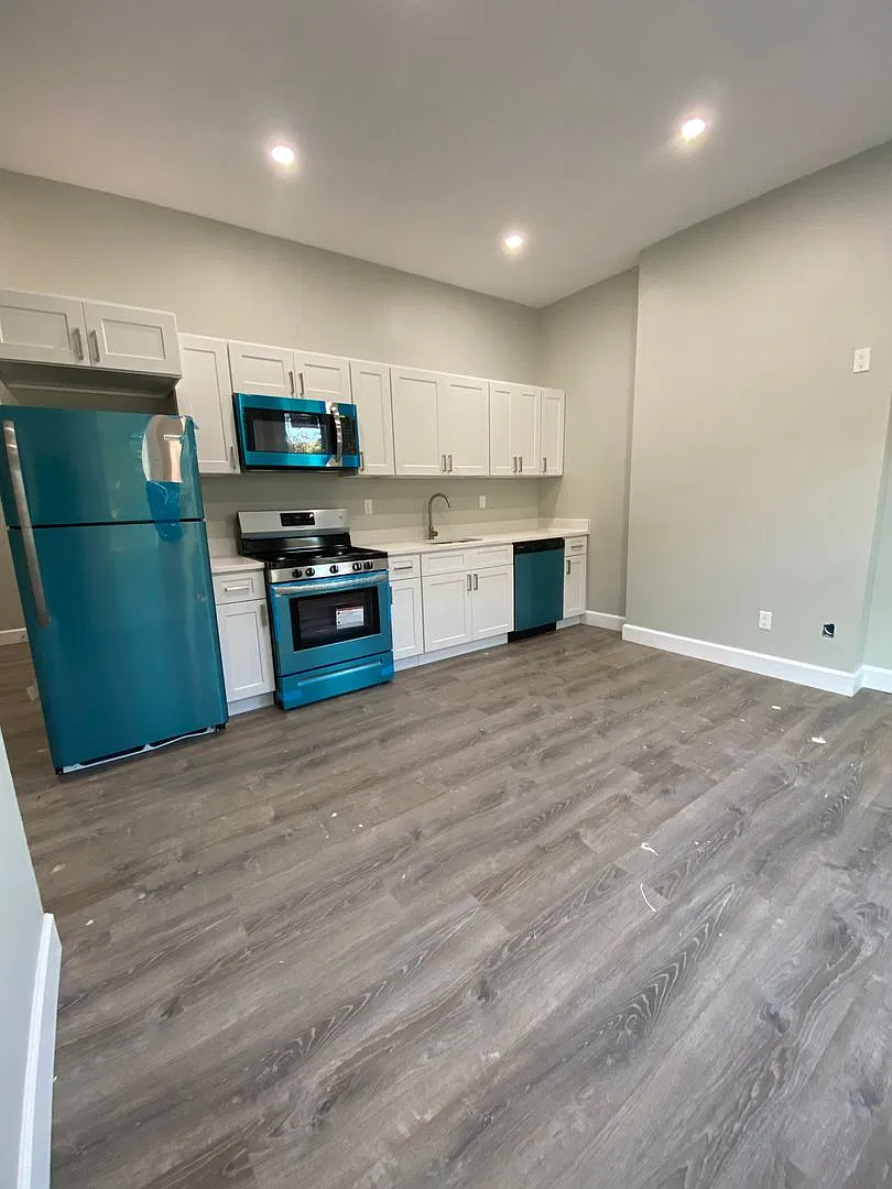 123 N. Lake — Photo 1