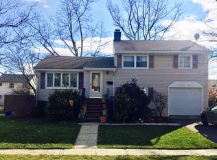 49 Taras Dr, Fords, NJ